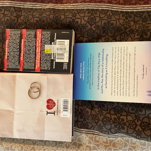 Book bundle - Picture 2 of 2